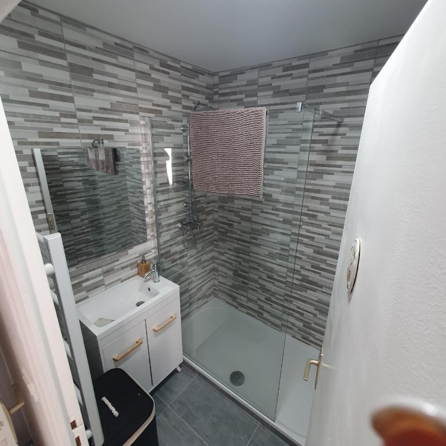 Appartement De La Tour Épernay Kültér fotó